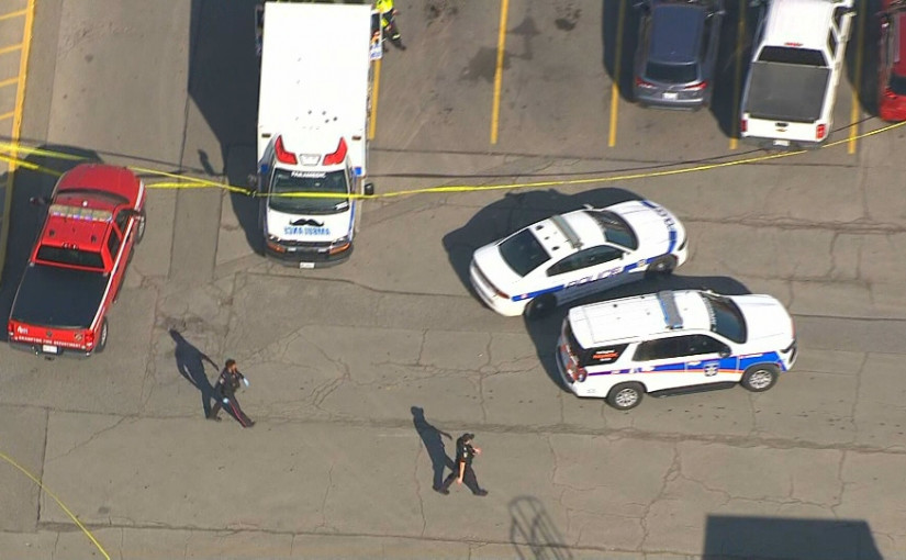 男子停車場被夾兩輛汽車中間 當場死亡