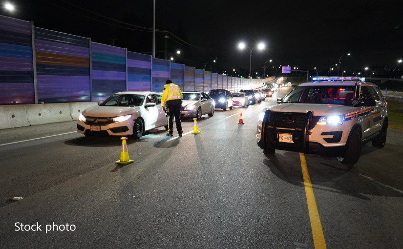 司機醉醺醺不能走只好爬  上車後繼續開旁人嚇呆  ！