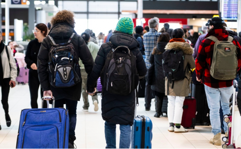 為何某些入境航空旅客被選中額外審查？間諜監管機構指出問題了