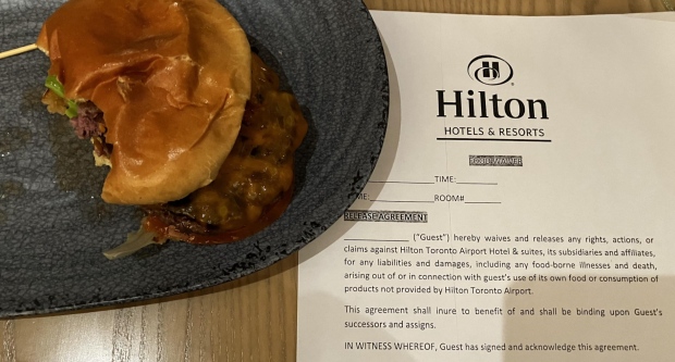 顧客點漢堡要求牛肉中等熟 不料需簽免責聲明