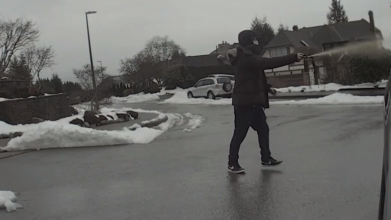 網購交收劫案越發猖狂 匪徒為搶名牌褸用驅熊噴霧襲賣家