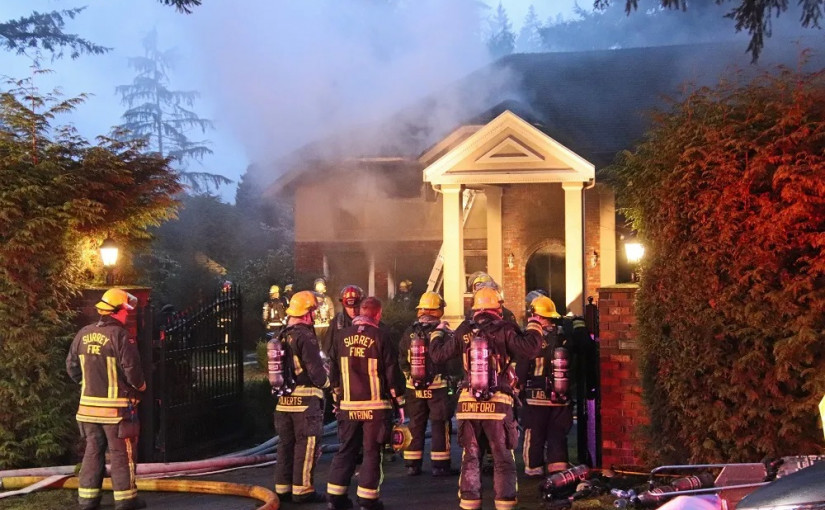 素里清晨大火一死十傷 窗戶冒火三人爬出露台逃生