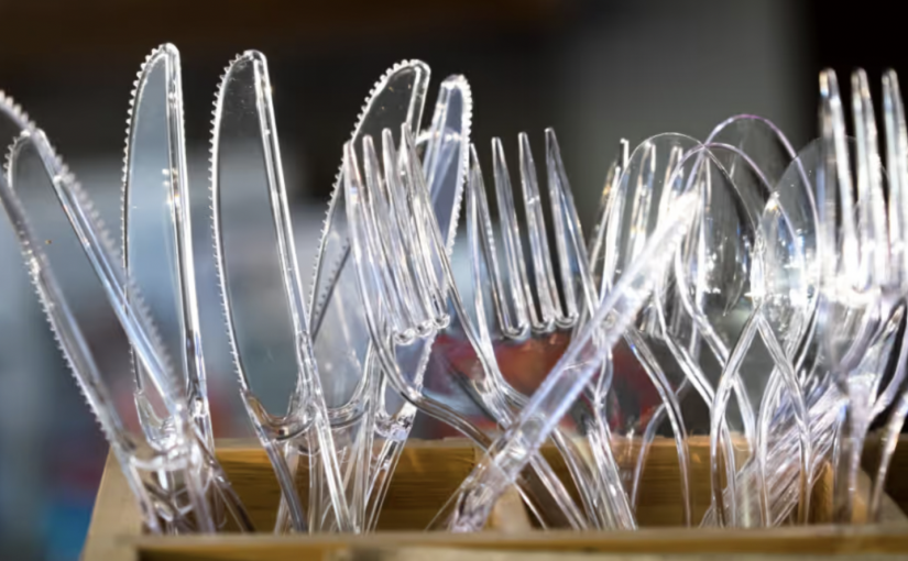 多倫多餐館不再提供塑料餐具 除非你開口要