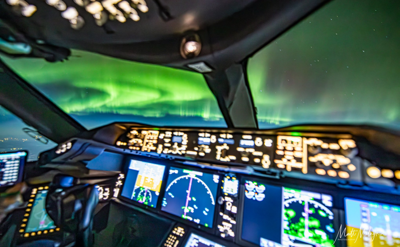 驚嘆！卡加利機師從數萬呎高空拍到的北極光奇景