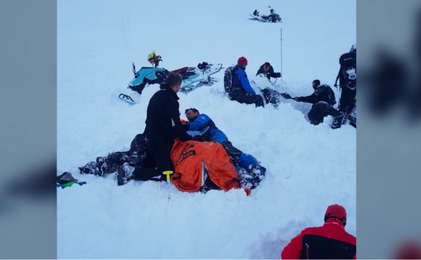 命大！卑詩發生雪崩雪地摩托車手被埋10分鐘  獲路過導遊救出