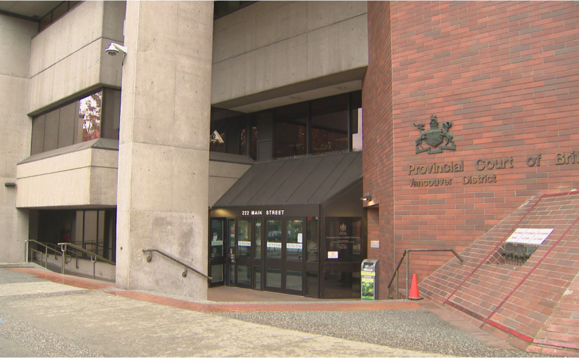 溫哥華男夜闖法官宅邸爆竊  趕上同學是警官  結果有趣了⋯⋯