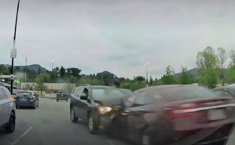 大溫又有汽車衝入店舖  車cam揭露肇禍者竟另有其車