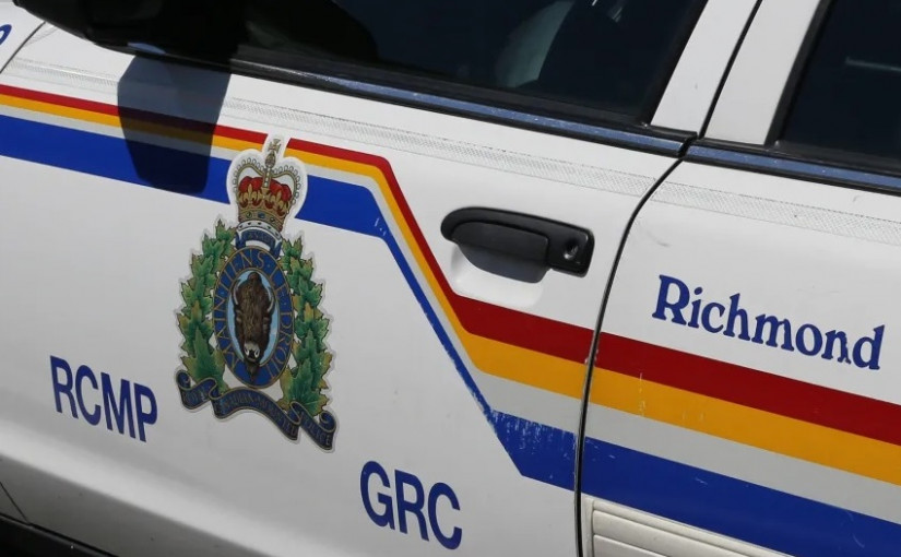 列治文司機時速145公里迎面直衝 警員飛身閃避死過翻生