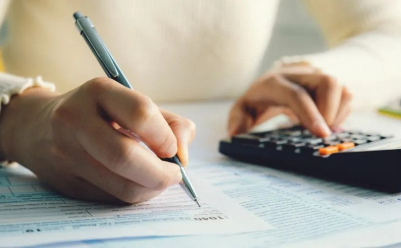 【百上加斤】稅務局上調聯邦所得稅 一文看清明年交多少稅