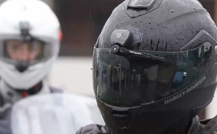 科技| 電單車頭盔無線水撥  騎士下雨視線免受阻