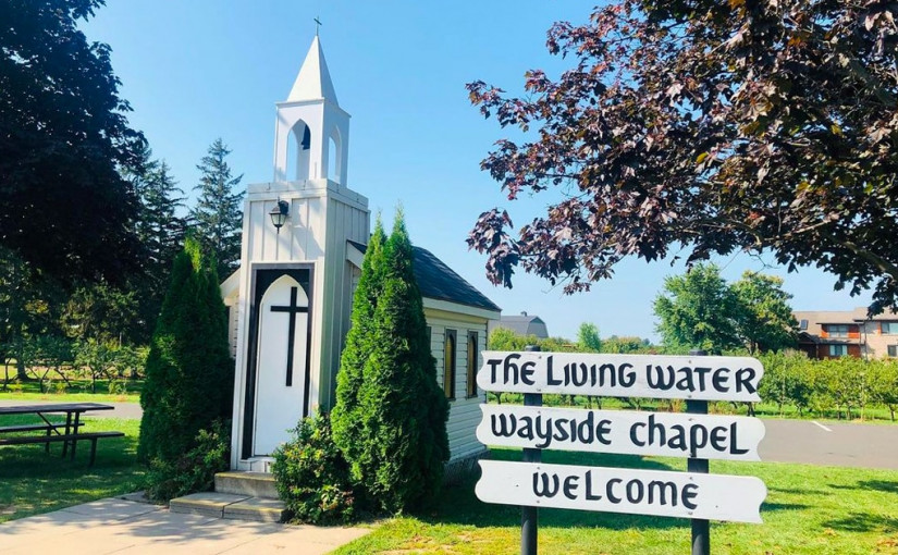 【最迷你教堂】加拿大超迷你教堂比車庫還小！最多可容納6人