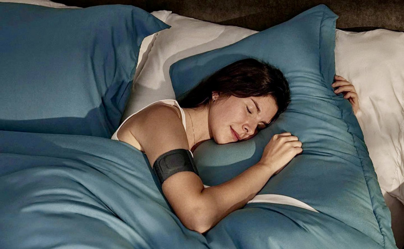 科技/有片| Garmin 推出無螢幕睡眠臂帶　睡眠追蹤更舒適 毋須手錶可獨立記錄