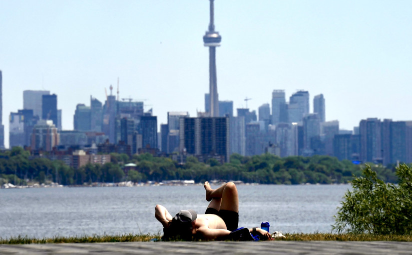 【大蒸籠】多倫多體感破40度 近十年最熱 熱浪周三漸退燒 迎降雨降溫