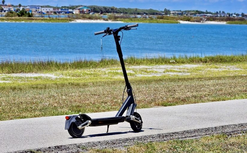 科技｜滑板車勞斯萊斯避震「定過抬油」  藍牙防盜鎖自動感光燈齊備