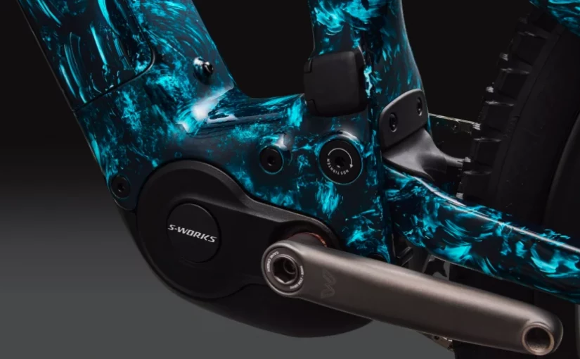 科技| 電動山地車兩萬美元貴過汽車 推藍色大理石漩渦限量版