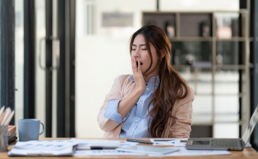 飯後想睡覺因飯氣攻心？醫生揭恐屬5大疾病警號 心臟病猝死風險增