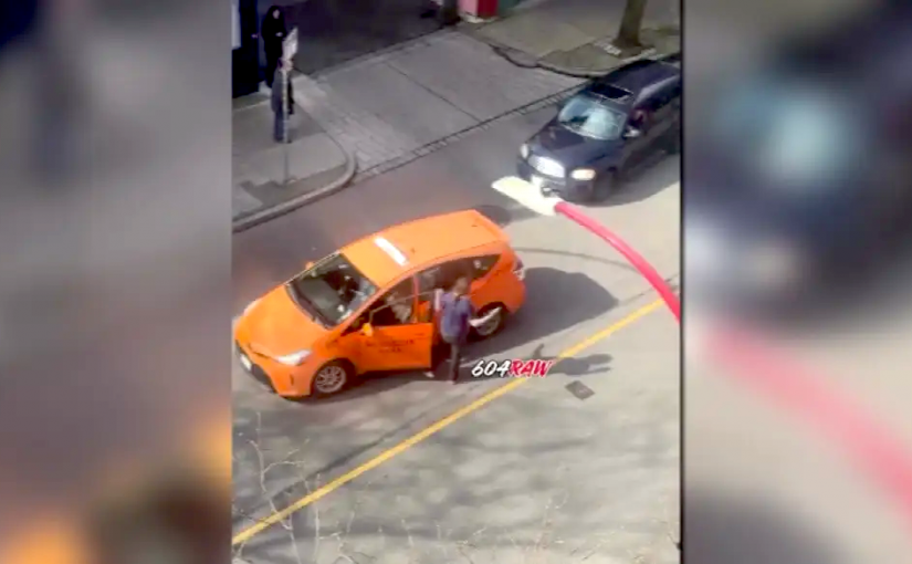 【有片】路怒的士司機溫市華埠車河中撒野  警斥：極其惡劣